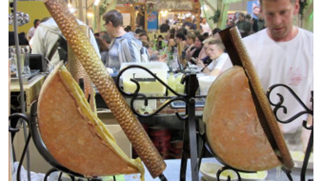 本場フランスで購入した！チーズラクレットのマシン(＊変圧器必要)】